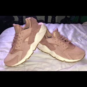 Nike Women's Air Huarache Run SD Pink